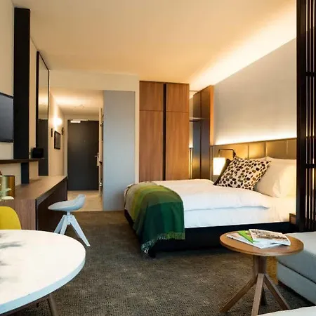 Adina Frankfurt Westend Aparthotel 4*