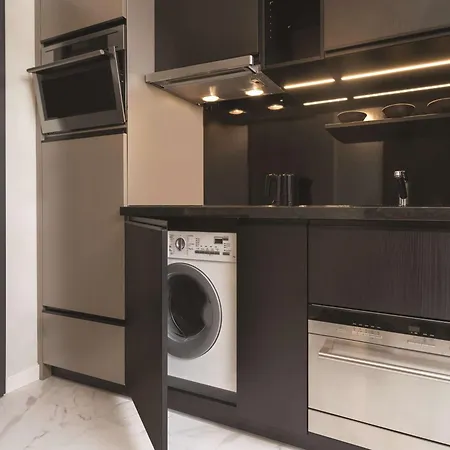 Adina Frankfurt Westend Апарт-отель 4*