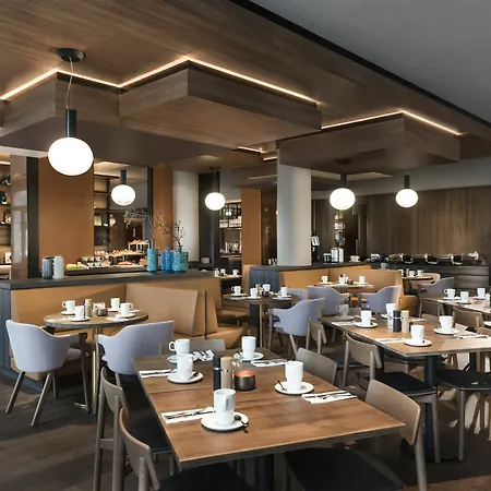 Adina Frankfurt Hotel 4*