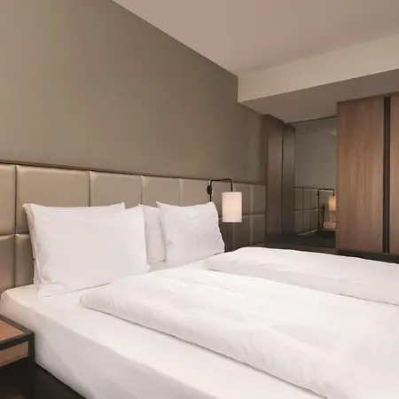 아디나 베스텐트 아파트호텔 4*