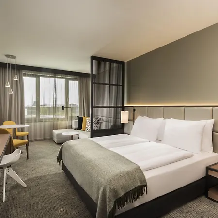 أدينا ويست إند الفندقية