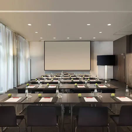 Adina Frankfurt Westend 4*