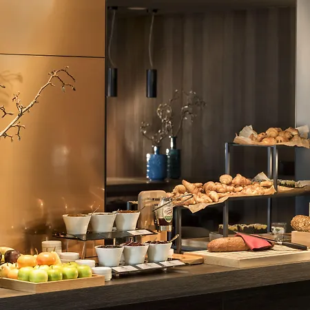Adina Frankfurt Westend 4*