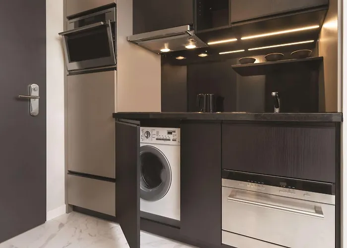 Adina Frankfurt Aparthotel 4*