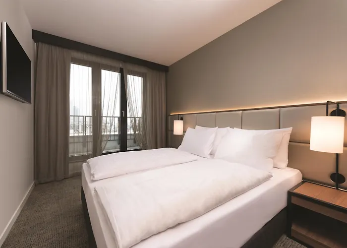 מלון דירות Adina Frankfurt Westend 4*