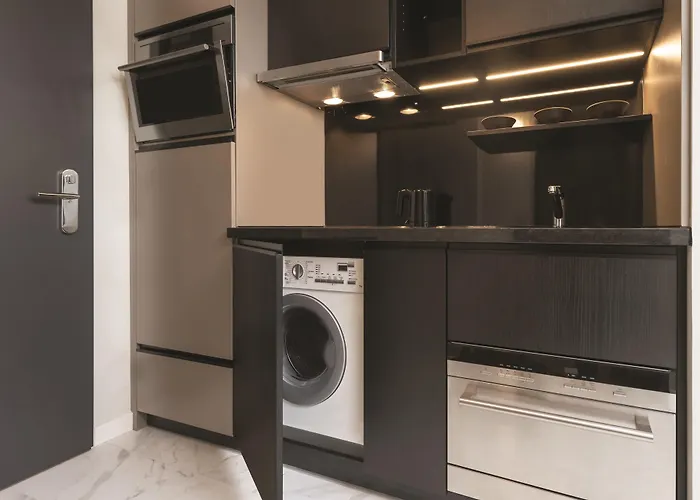 Adina Frankfurt Westend 4*