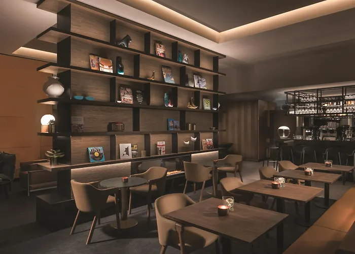 Adina Frankfurt Aparthotel 4*