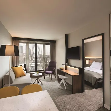 アディナ ヴェステント アパートホテル