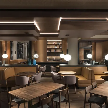 Hotel Adina Frankfurt Westend
