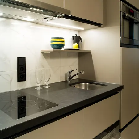 アパートホテル アディナ ヴェステント 4*