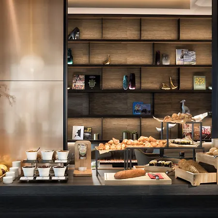 アパートホテル アディナ ヴェステント