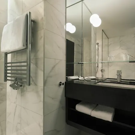 Adina Frankfurt Westend Hotel